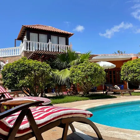 Luxury Gigantes